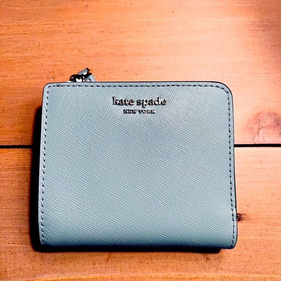 Kate Spade Wallet NEW - Picture 1 of 5